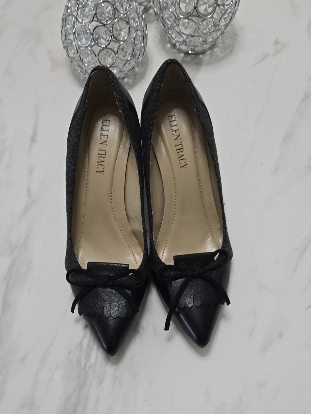 Ellen Tracy Black Pointed-Toe Bow Pumps with Scalloped Leather Detail